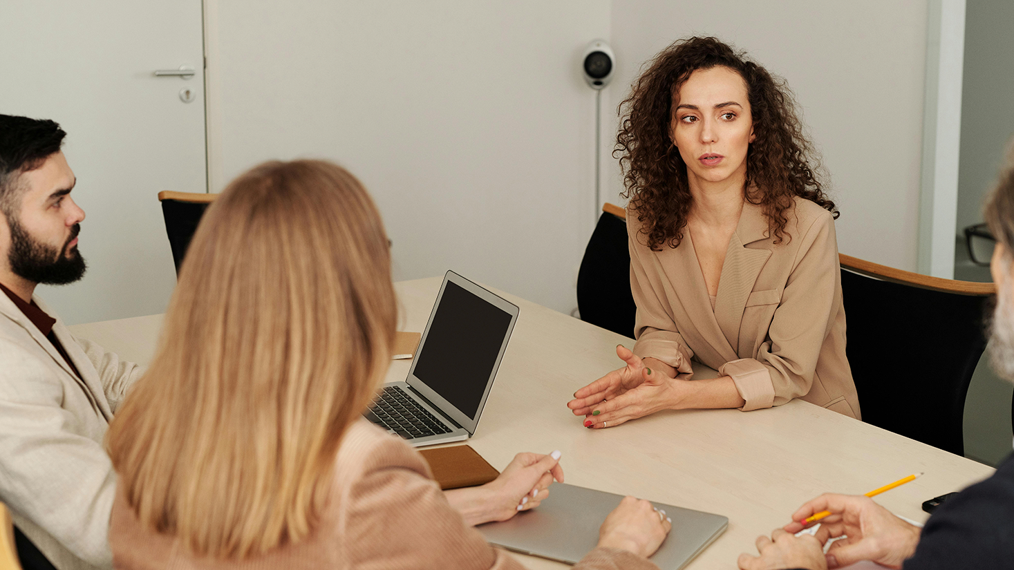 ESG: Apenas 15% das empresas possuem fornecedores liderados por mulheres, aponta pesquisa da FGV